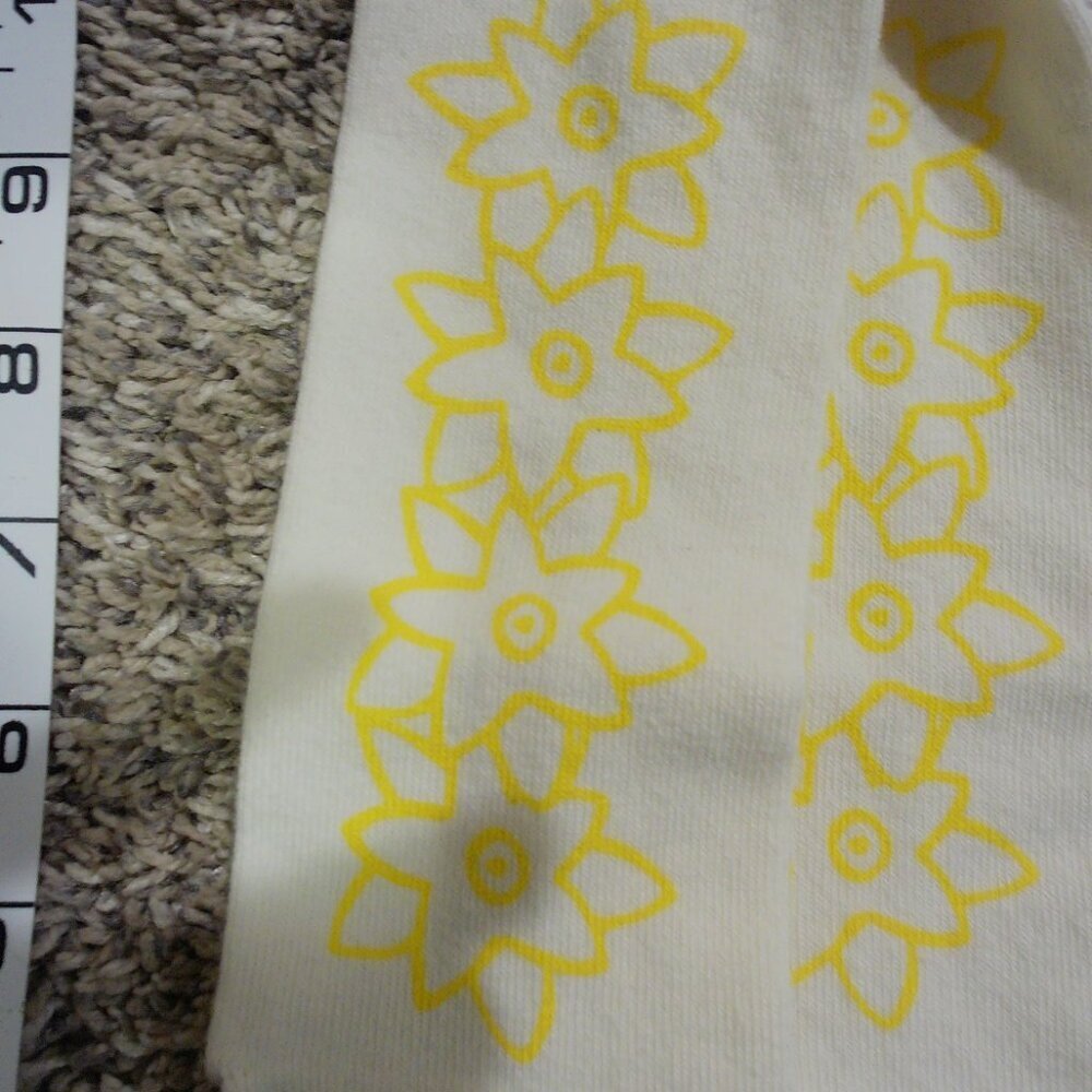 NWT Wovenplay Yellow Flower Socks - Picture 2 of 2